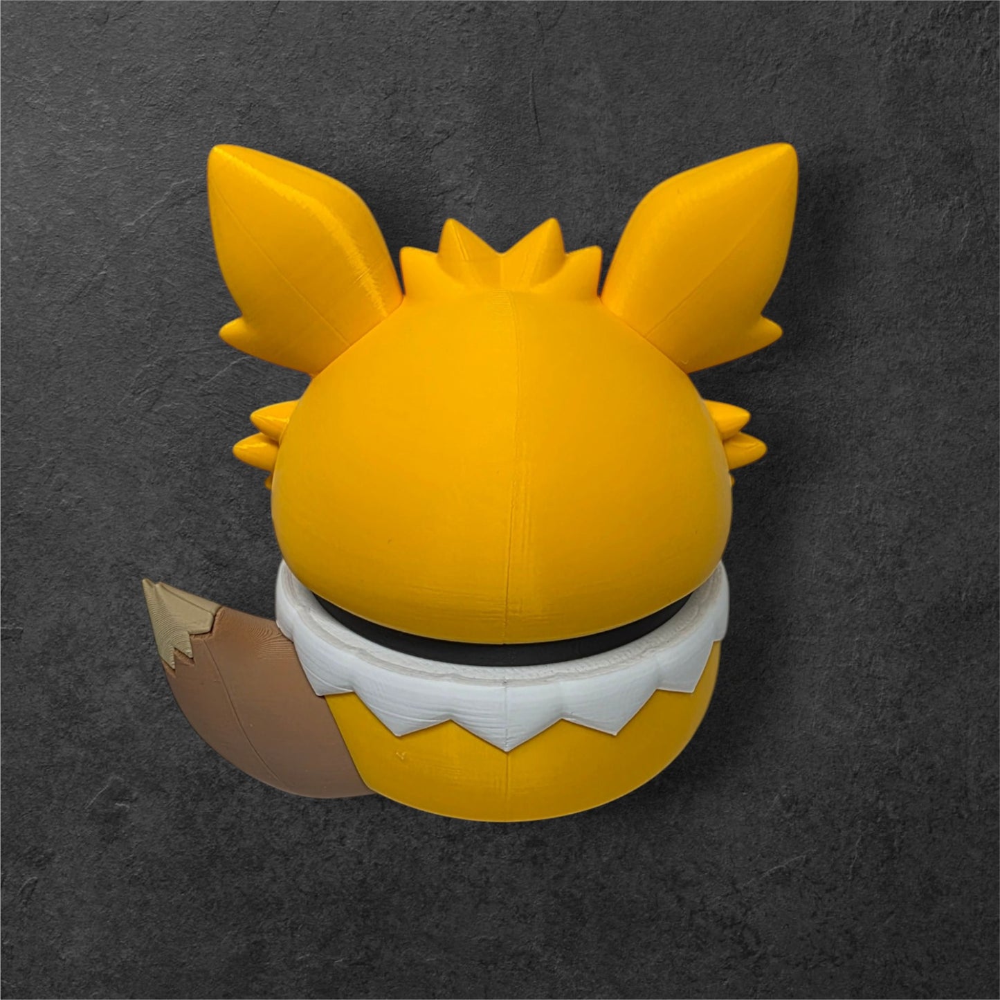 #0133 - Eevee Poncho (Jolteon)