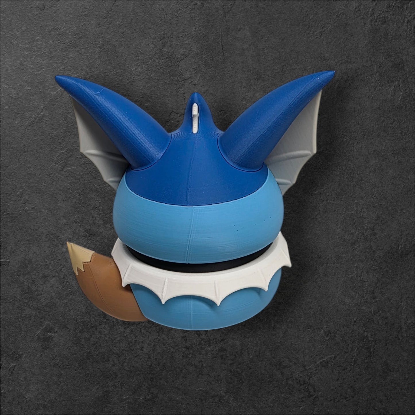 #0133 - Eevee Poncho (Vaporeon)