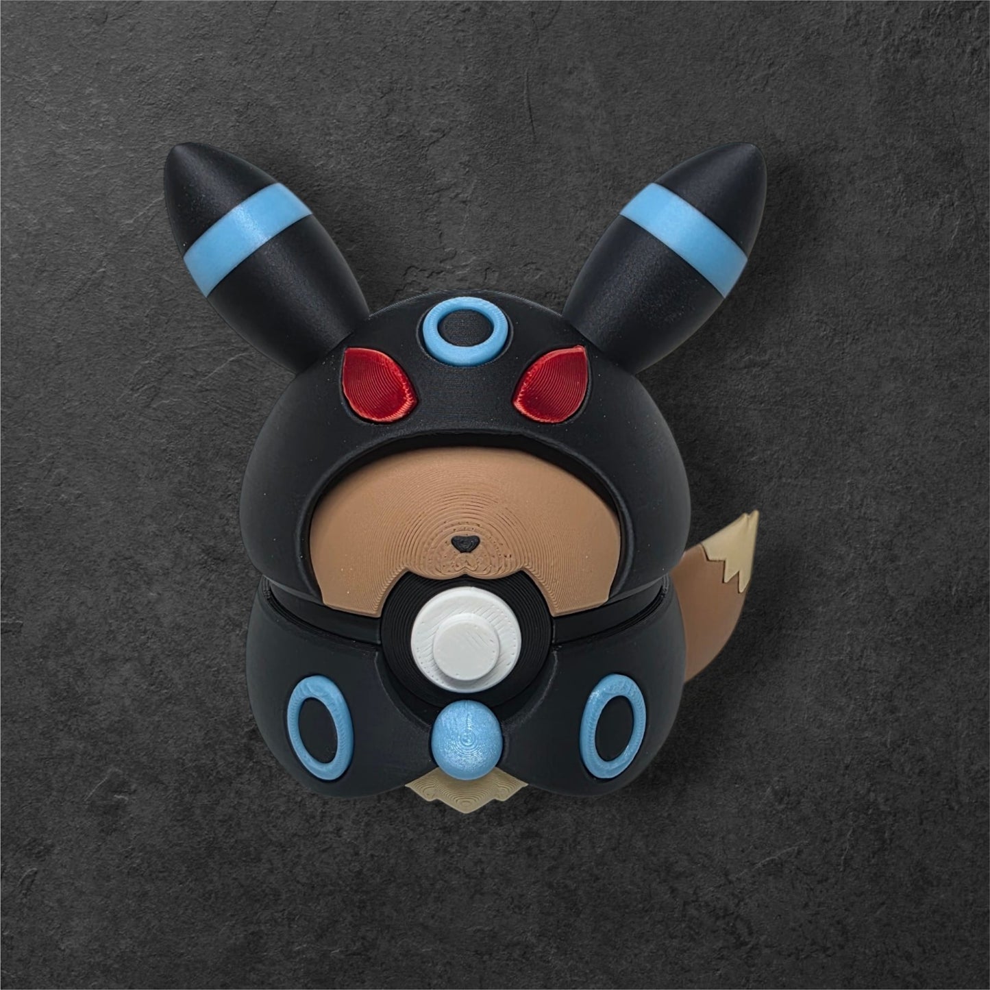 #0133 - Eevee Poncho (Shiny Umbreon)