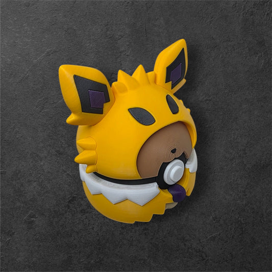 #0133 - Eevee Poncho (Jolteon)