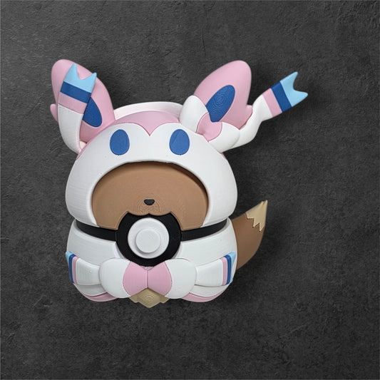 #0133 - Eevee Poncho (Sylveon)